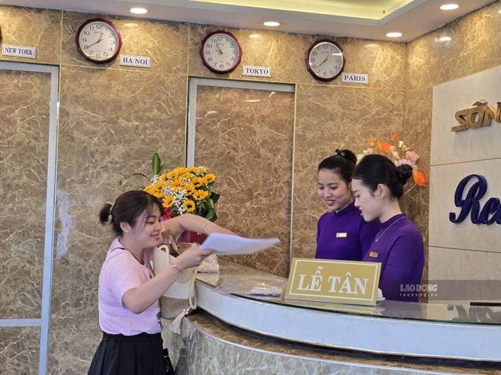 Người lao động khi chuyển đổi đơn vị sự nghiệp công lập thành doanh nghiệp được mua thêm 200 cổ phần/năm cam kết làm việc tiếp trong doanh nghiệp nhưng tối đa không quá 2.000 cổ phần cho một người lao động. Ảnh: Nam Dương