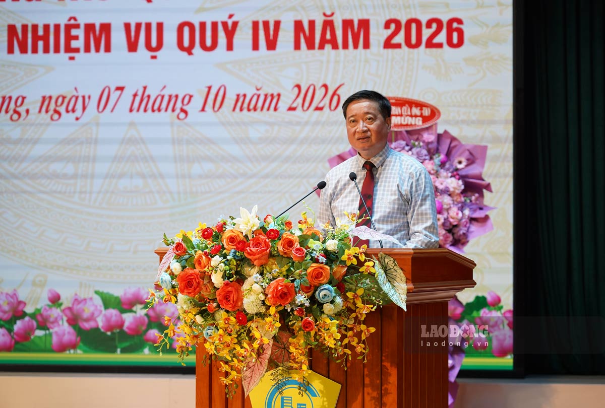 Ông Bùi Văn Ngợi, Phó Bí thư Đảng ủy Than Quảng Ninh phát biểu tại hội nghị. Ảnh: Đoàn Hưng