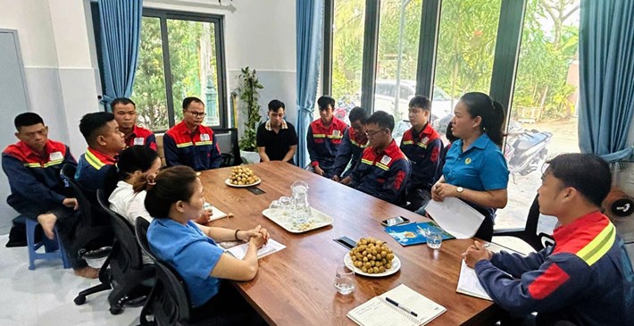 Công đoàn phường Hương Trà, Đà Nẵng vận động thành lập công đoàn cơ sở tại Công ty Hợp Phát. Ảnh: Công đoàn Hương Trà
