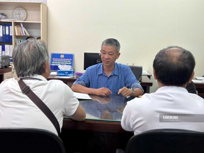 Cán bộ công đoàn Khánh Hòa hỗ trợ người lao động bị Công ty Cổ phần tập đoàn Mai Linh và Công ty TNHH Mai Linh Nha Trang nợ BHXH. Ảnh: Phương Linh (chụp năm 2025)
