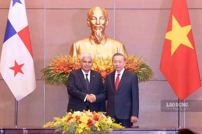 Tổng Bí thư, Chủ tịch nước Tô Lâm và Tổng thống Panama José Raúl Mulino. Ảnh: Hải Nguyễn
