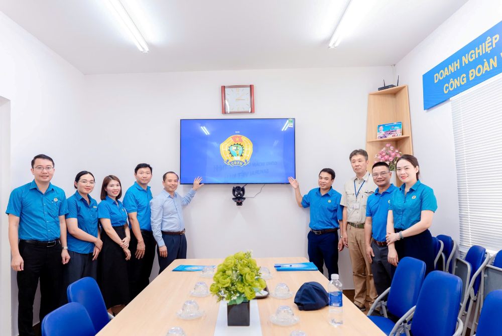 Công đoàn Công ty TNHH Sakurai Việt Nam ra mắt phòng họp trực tuyến, phục vụ hoạt động hội họp, trao đổi thông tin. Ảnh: Công đoàn công ty cung cấp. (ảnh chụp 8.10.2026)