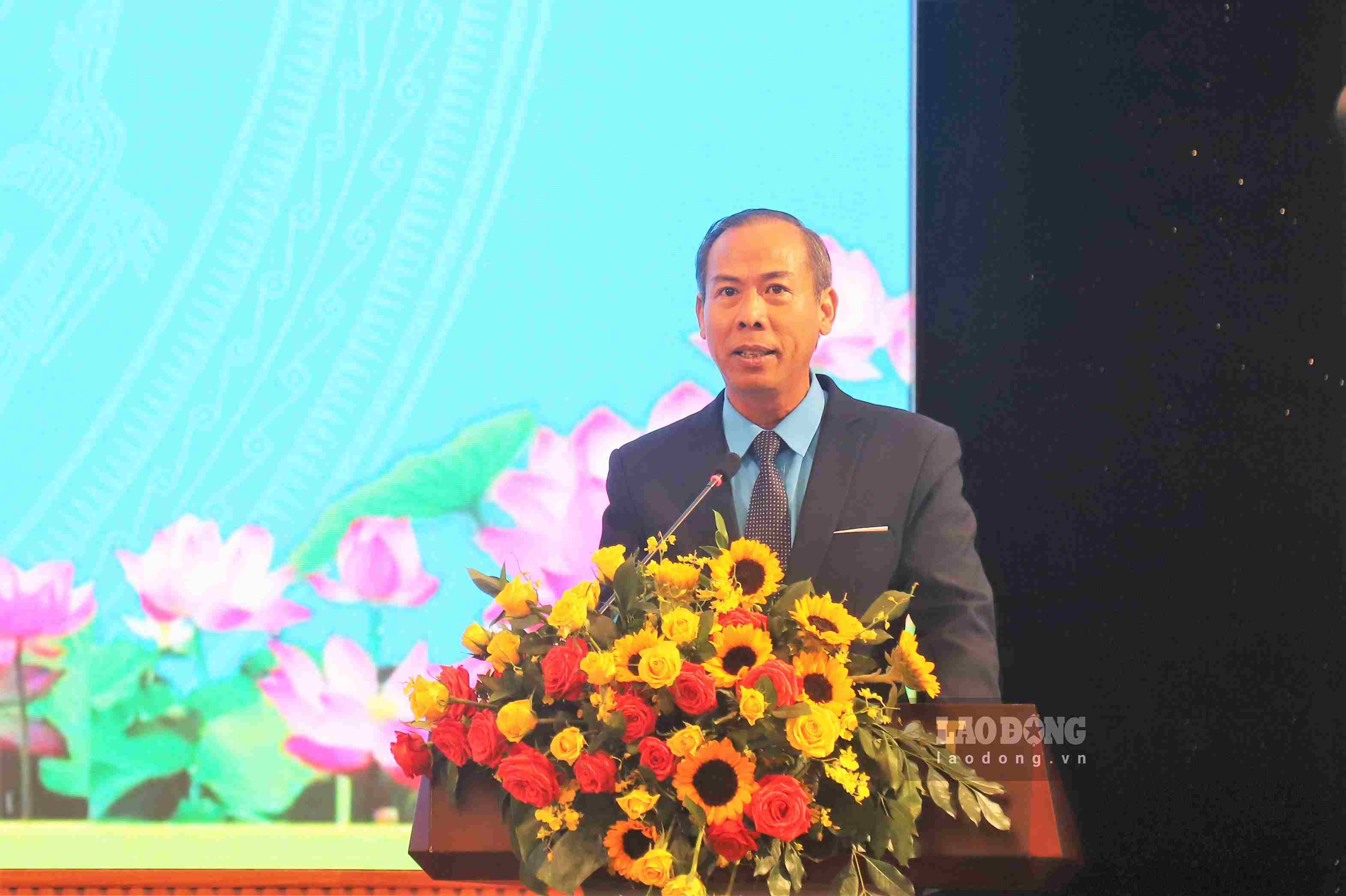 Chủ tịch LĐLĐ tỉnh Lâm Đồng Nguyễn Phú Hoàng phát biểu tại hội nghị. Ảnh: Phúc Khánh 