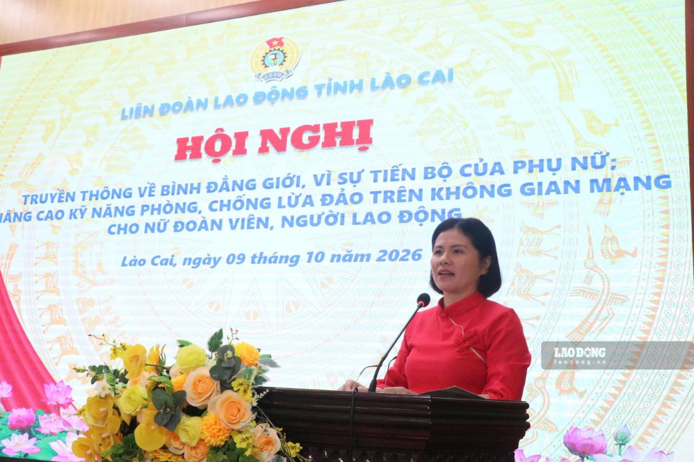 Lãnh đạo Hội Liên hiệp Phụ nữ tỉnh truyền thông chuyên đề “Công tác bình đẳng giới, vì sự tiến bộ của phụ nữ và phòng, chống bạo lực gia đình trong tình hình mới”. 