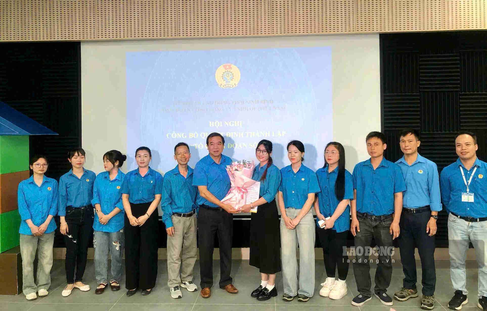 Công đoàn cơ sở Công ty TNHH QP (Việt Nam) công bố quyết định thành lập và ra mắt “Tổ Công đoàn số”. Ảnh: Nguyễn Trường (chụp ngày 9.10)