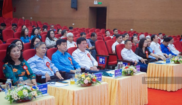 행사에 참석한 대표들. 사진: Duy Chương