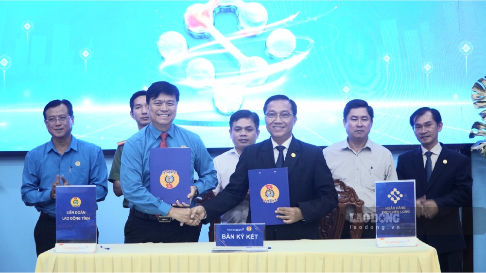 Ký kết Thỏa thuận hợp tác cấp tín dụng cho đoàn viên, người lao động An Giang