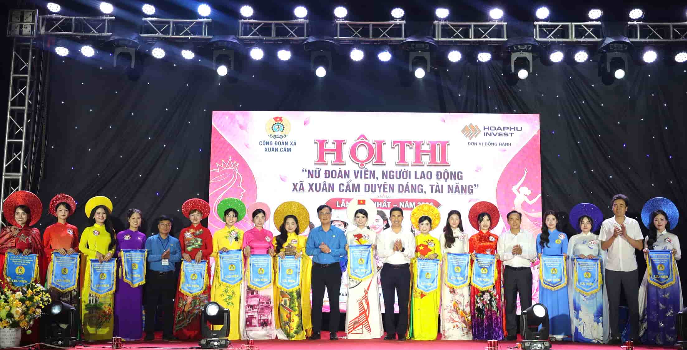 Công đoàn xã Xuân Cẩm tôn vinh nữ đoàn viên qua hội thi tài năng