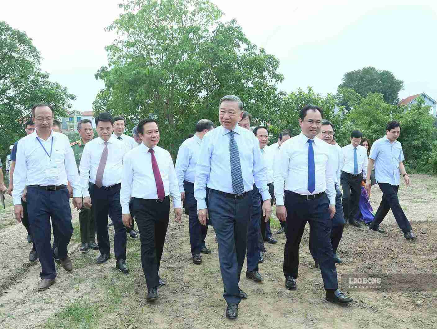 Tổng Bí thư, Chủ tịch nước Tô Lâm yêu cầu giải quyết tận gốc các nguồn gây ô nhiễm, kiểm soát chặt chẽ việc xả thải. Ảnh: Mai Hương