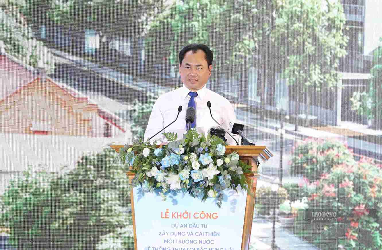 Ông Trịnh Việt Hùng - Ủy viên Trung ương Đảng, Bộ trưởng Bộ Nông nghiệp và Môi trường, phát biểu tại Lễ khởi công dự án. Ảnh: Mai Hương