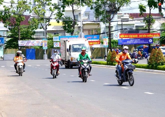 Lý do chưa đưa shipper, tài xế công nghệ vào diện đóng bảo hiểm xã hội bắt buộc