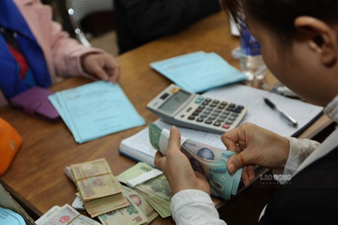 Bộ Nội vụ hướng dẫn bảo lưu phụ cấp thâm niên đối với công an chuyển ngành