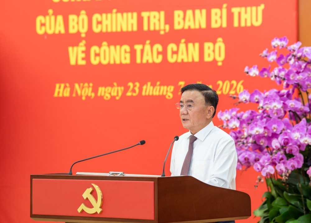 Ủy viên Bộ Chính trị, Thường trực Ban Bí thư Trần Cẩm Tú phát biểu chỉ đạo và giao nhiệm vụ. Ảnh: Kim Thanh/Cổng TTĐT Đảng Cộng sản Việt Nam.