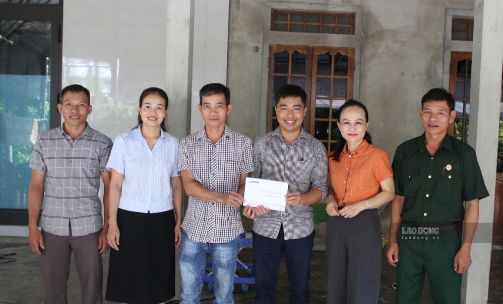 Quỹ Tấm Lòng Vàng Lao Động trao hỗ trợ bệnh binh có hoàn cảnh khó khăn