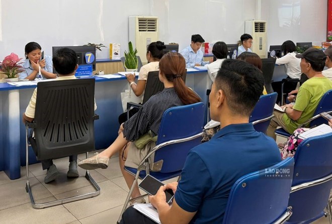 The social insurance agency has just answered readers about the postpartum health recovery regime coinciding with summer vacation. Photo: Thuy Linh