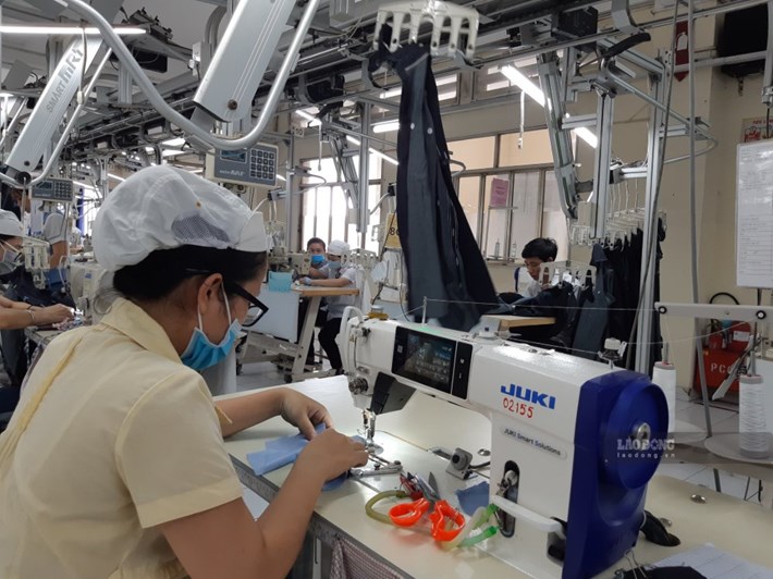 If employees go to work on two days, September 1st and 2nd or September 2nd and 3rd, they will receive a salary of at least 300% excluding holiday, Tet, and paid days off for employees receiving daily wages. Photo: Nam Duong