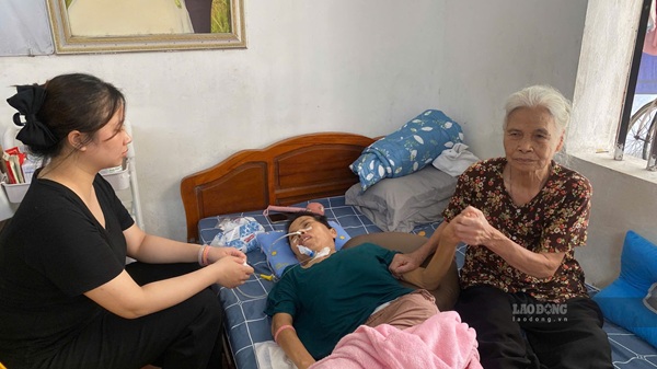Labor accident causes female environmental worker to be paralyzed, family exhausted