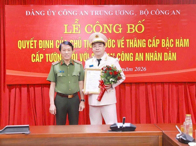 Colonel Bui Quyet Toan was awarded the rank of Major General by the President. Photo: Lai Chau Provincial Police