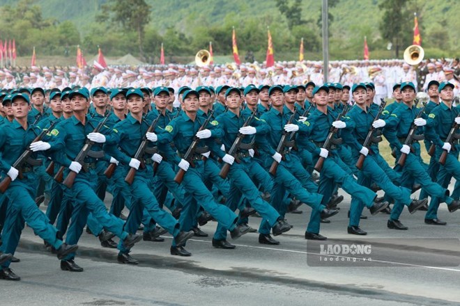 The Ministry of Home Affairs guides the determination of salaries and allowances to calculate staff streamlining allowances for Deputy Heads of Commune-level Military Commands according to Decree No. 154/2025/ND-CP. Photo: Hai Nguyen