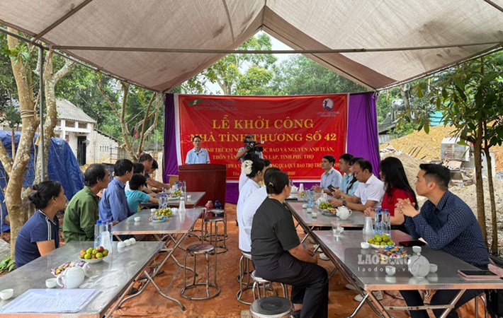 Spreading affection from businesses and trade unions through Compassion House No. 42. Photo: Banh Ninh