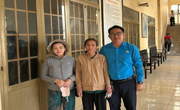 Binh Duong Trade Union Legal Consulting Center supports 8 workers to sue businesses owing social insurance in court. Currently, 2 workers have won the lawsuit, but the judgment has not been enforced. Photo: Provided by Ho Chi Minh City Trade Union