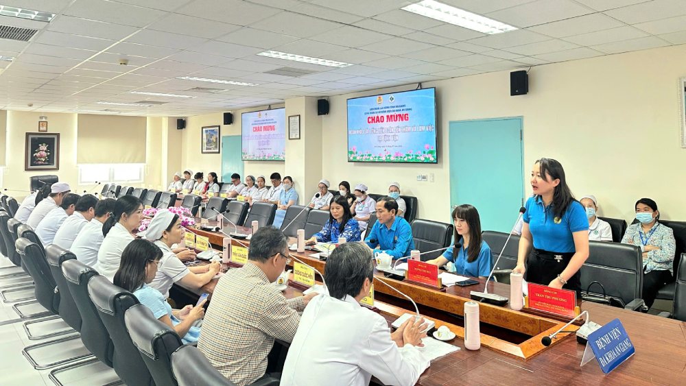 General Confederation of Labour surveys emulation and commendation work in An Giang