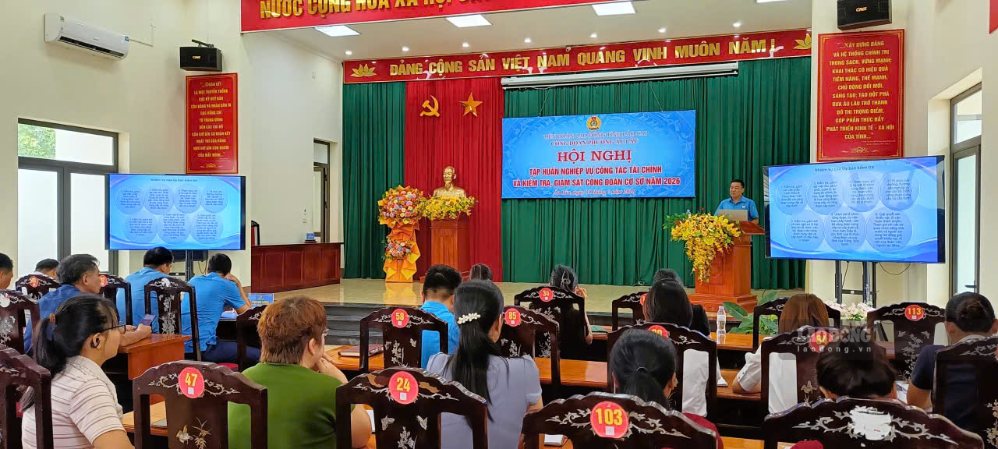 Au Lau Ward Trade Union trains professional skills for more than 50 grassroots trade union officials