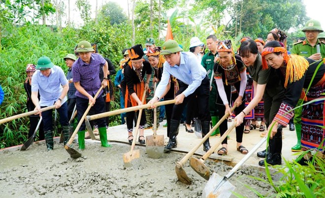 Go ahead to pave the way, realize the aspiration to develop the country