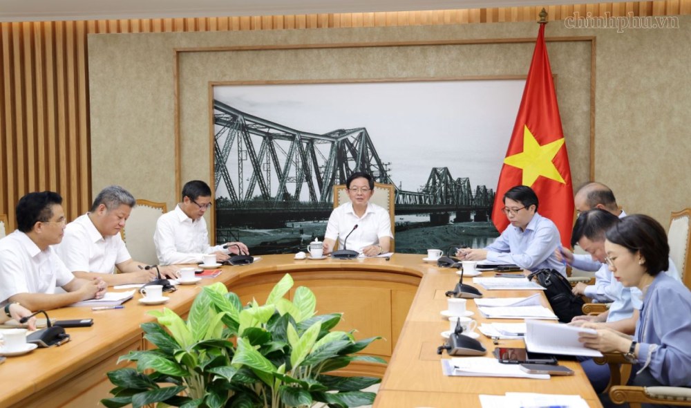 Cuộc họp về việc thành lập Khu Công nghệ cao của tỉnh Hưng Yên. Ảnh: VGP/Gia Huy
