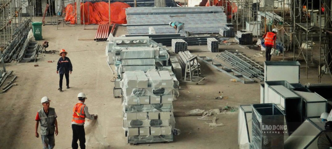 Khẩn trương xây dựng nhà ga hành khách tại sân bay Cà Mau. Ảnh: Nhật Hồ.