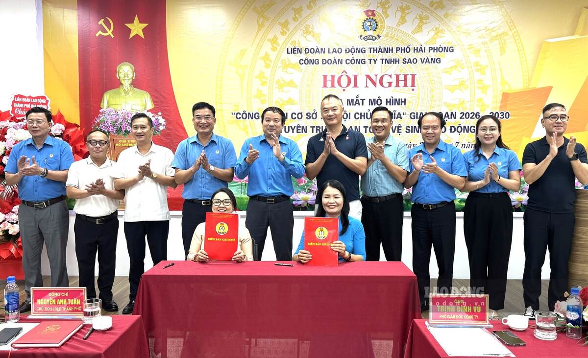 Launching the socialist grassroots trade union model at Sao Vang Co., Ltd