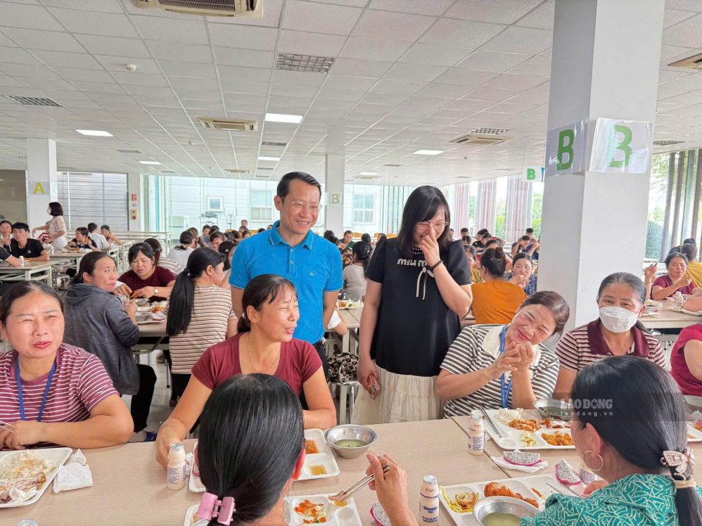 Bữa cơm Công đoàn tạo không khí vui tươi, phấn khởi, gắn kết trong các doanh nghiệp Phú Thọ. Ảnh: Hoàng Loan 