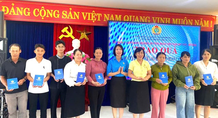 Công đoàn phường Hội An Tây, Đà Nẵng thành lập 10 công đoàn cơ sở mới. Ảnh Công đoàn Hội An Tây cung cấp