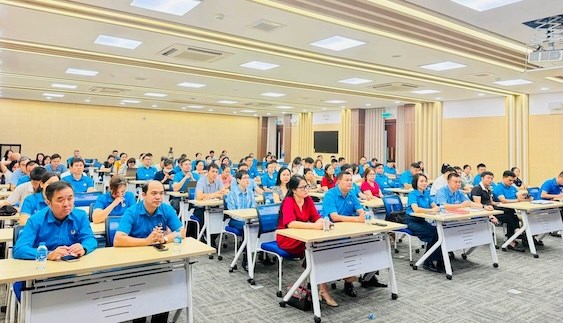 Công đoàn các Khu công nghệ cao và khu công nghiệp Thành phố Hà Nội tổ chức tuyên truyền Luật Thủ đô năm 2026 cho trên 120 cán bộ công đoàn cơ sở. Ảnh: CĐ Khu công nghệ cao và khu chế xuất
