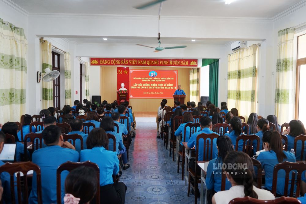 Khai giảng lớp bồi dưỡng nhận thức về Đảng cho cán bộ, đoàn viên