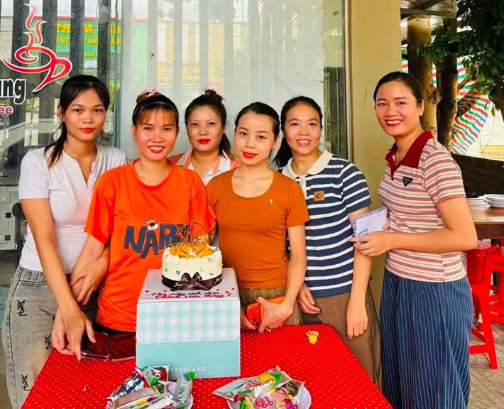 Công ty TNHH May Quảng Bình chăm lo đoàn viên thông qua những buổi sinh nhật. Ảnh: Công đoàn Công ty TNHH May Quảng Bình
