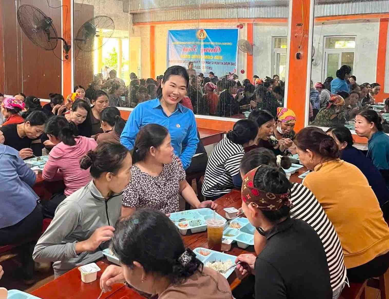 Bữa cơm Công đoàn gắn kết đoàn viên ở Quảng Trị