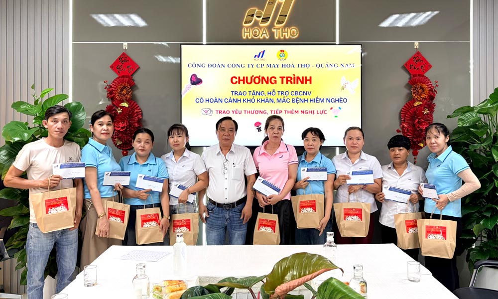 Công đoàn cơ sở ở Đà Nẵng trao quà hỗ trợ đoàn viên mắc bệnh hiểm nghèo