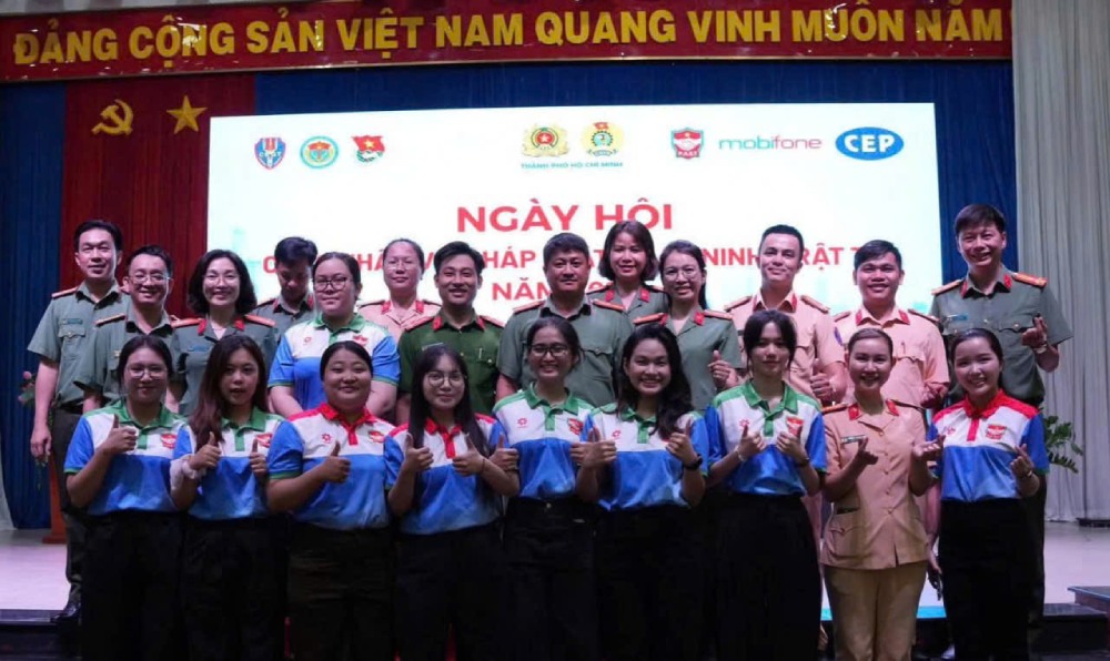 Công đoàn phối hợp tuyên truyền pháp luật, phòng chống tội phạm cho công nhân