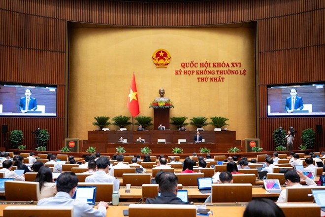 Quốc hội thảo luận ở hội trường về dự án Luật Phát triển đô thị