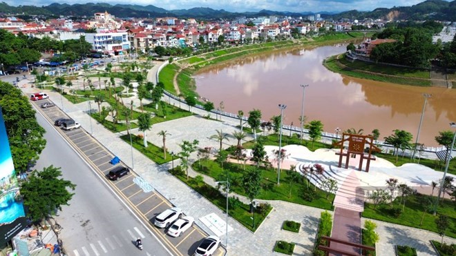 Thu ngân sách vượt 1,8 triệu tỉ đồng, giải ngân đầu tư công đạt 41,9% kế hoạch