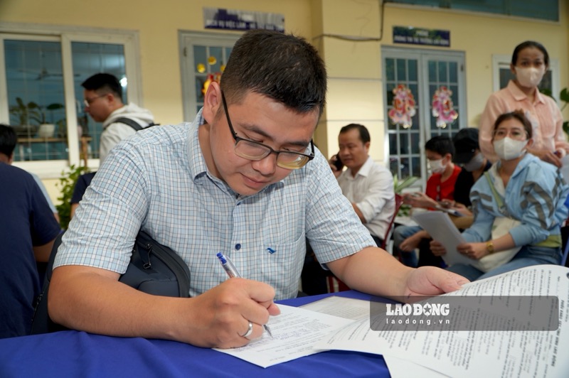 Anh Bùi Min Tân tiếp tục tìm kiếm những cơ hội làm việc mới trong lĩnh vực bất động sản. Ảnh: Ngọc Ánh