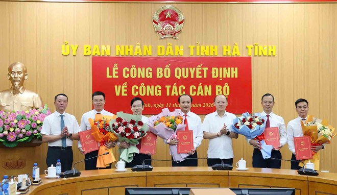 Hà Tĩnh công bố các quyết định về công tác cán bộ