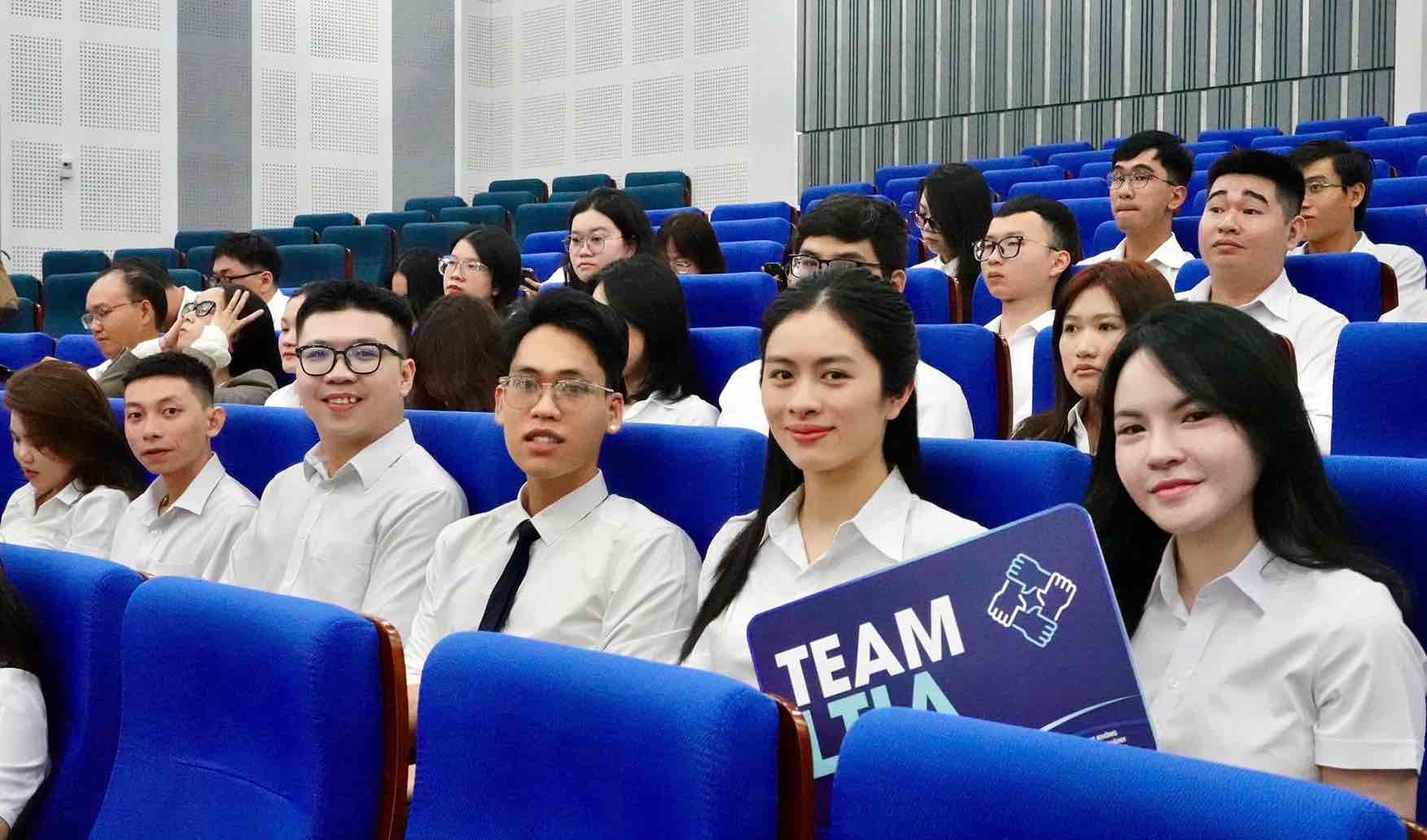 Cảng hàng không quốc tế Long Thành tuyển 9 vị trí lương từ 16 triệu đồng/tháng