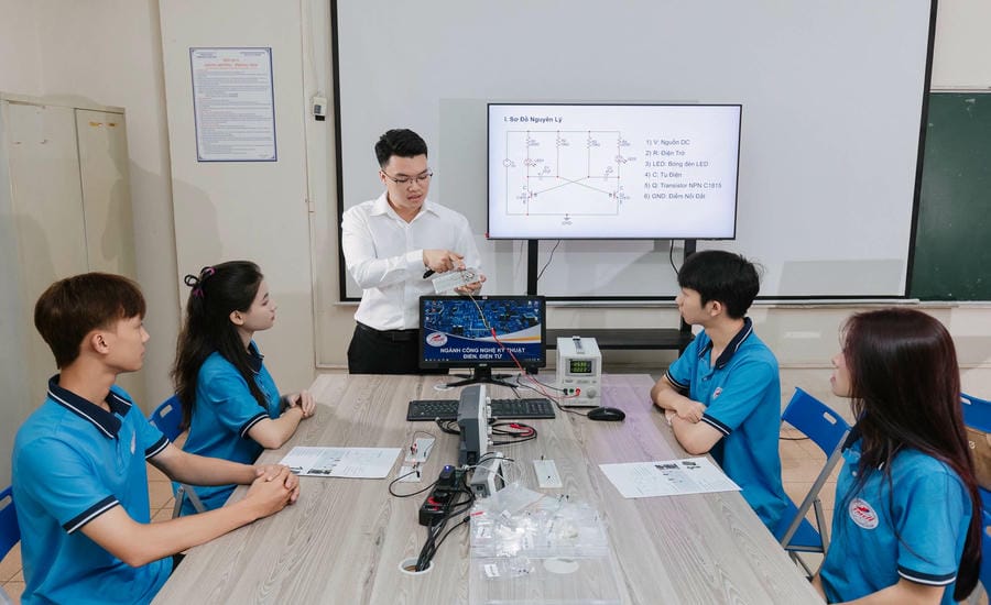 Học nghề mở lối việc làm sớm cho người trẻ
