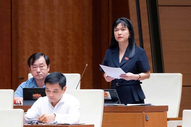Đại biểu Quốc hội Tạ Thị Yên đề nghị, ngay ở bước nghiên cứu khả thi cần hình thành phương án tài chính cho cả vòng đời dự án đường sắt Lào Cai - Hà Nội - Hải Phòng. Ảnh: Quochoi.vn
