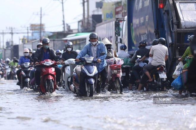 Mưa dông ở Nam Bộ gia tăng từ chiều tối. Ảnh: Thanh Vũ