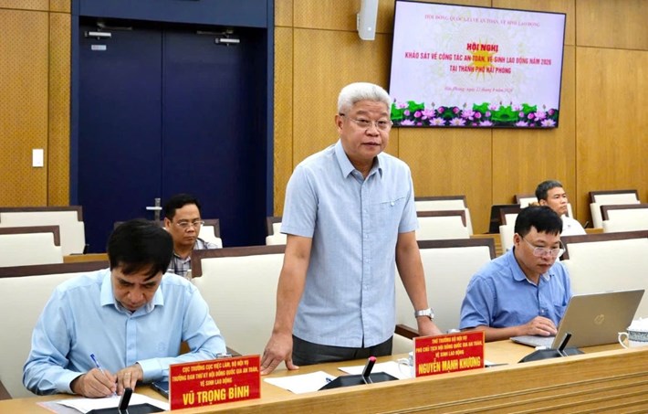 Thứ trưởng Bộ Nội vụ Nguyễn Mạnh Khương phát biểu chỉ đạo tại buổi làm việc. Ảnh: Cổng TTĐT Hải Phòng