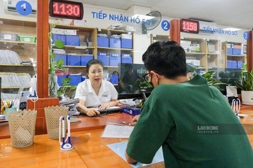 Theo Bộ Nội vụ, cơ quan BHXH và cơ quan dịch vụ được BHXH ủy quyền phải có trách nhiệm xác minh thông tin người thụ hưởng. Ảnh: Minh Hạnh