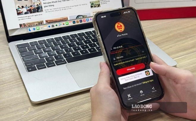 Cơ quan thuế hướng dẫn người lao động có 2 mã số thuế khi tính giảm trừ gia cảnh. Ảnh: Hà Vy